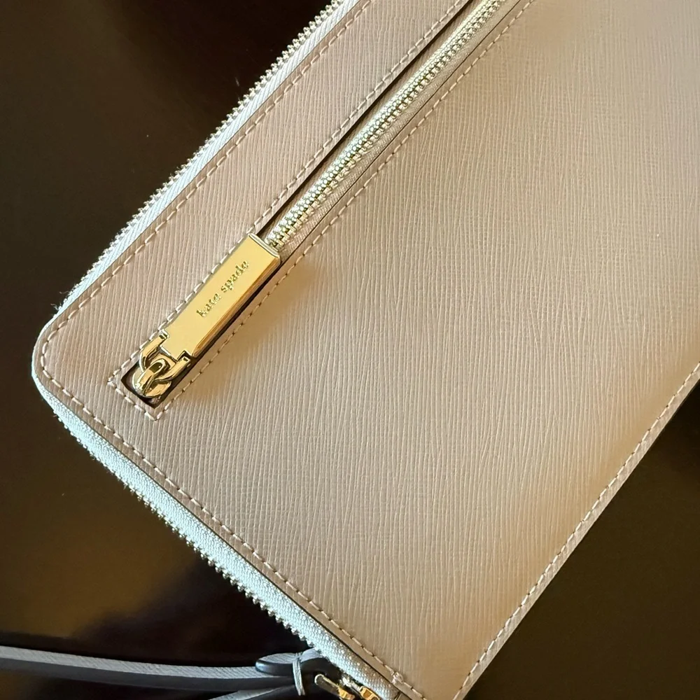 Kate Spade Cream Wrist Wallet